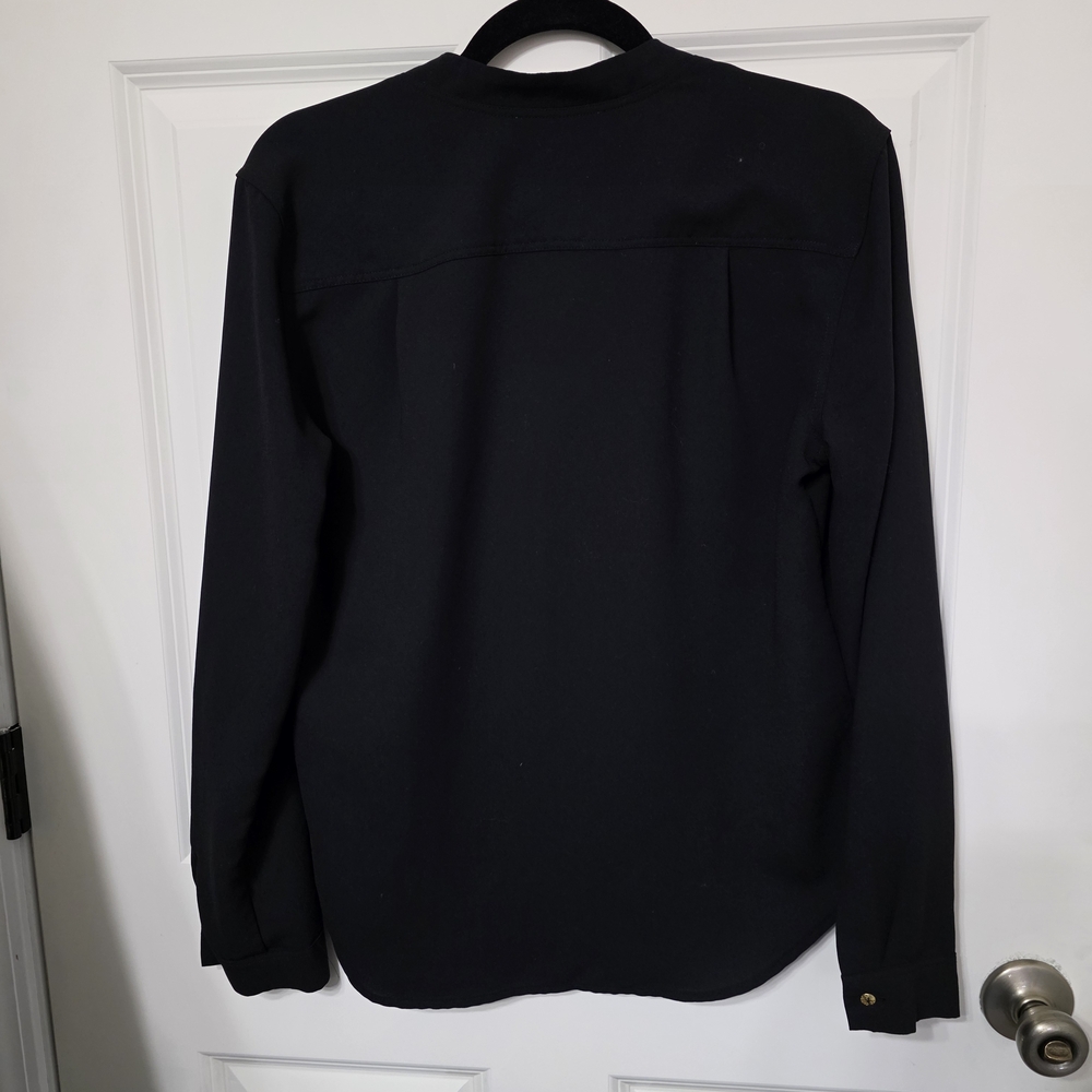 (2 FOR $20) Nine West Black V-Neck Opening Blouse - Picture 3 of 4